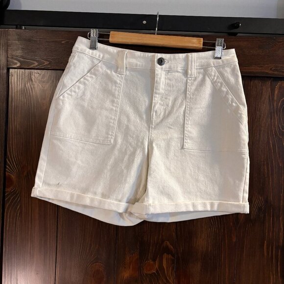 Style & Co Women's Size 8 White Denim Mid-Rise Cuffed Casual Shorts NWOT - Picture 2 of 4